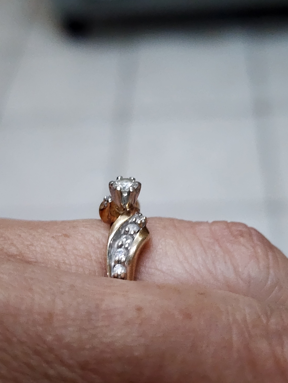 10k Round Solitaire Diamond Ring With Diamonds On Side Size 6.75/ 7 - Picture 10 of 12